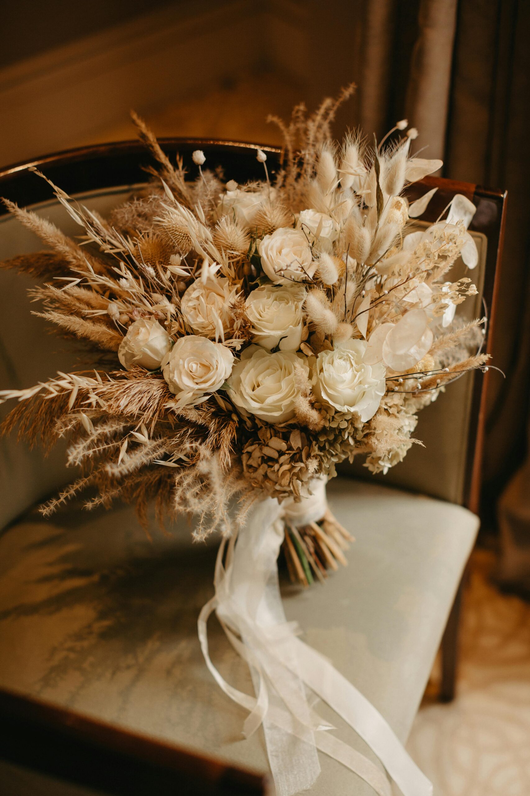 Weselny bukiet kwiatów w stylistyce Boho